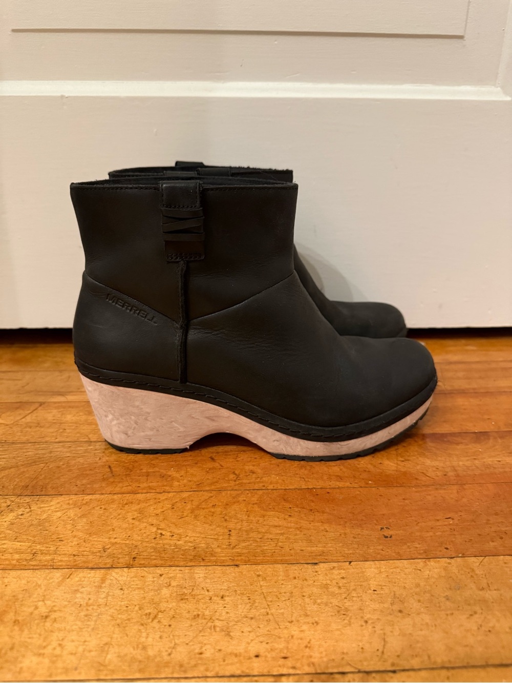 Merrell Black Leather Wedge Ankle Boot - Size 9